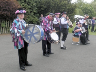 [Error! Image P5200012.JPG is not available.]